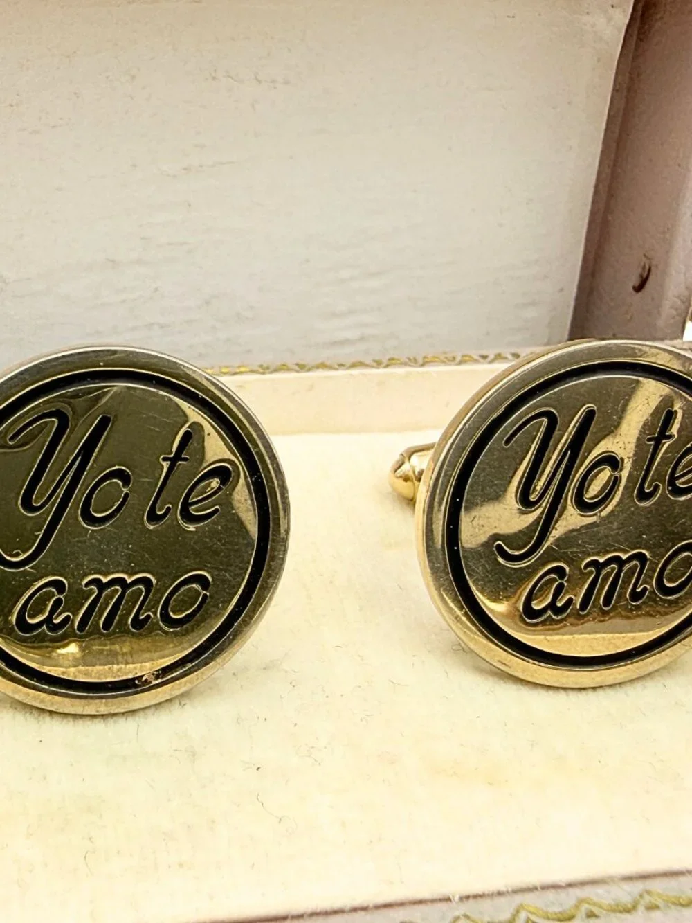 Hickok USA Signed Gold Plated Enamel Yo Te Amo Sentiment Cufflinks